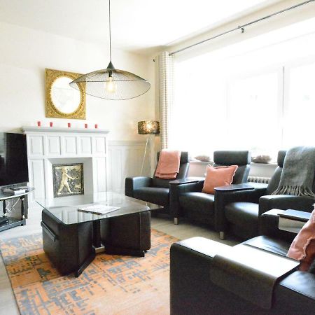 Вилла Large Townhouse With Pool Table Бульон Экстерьер фото