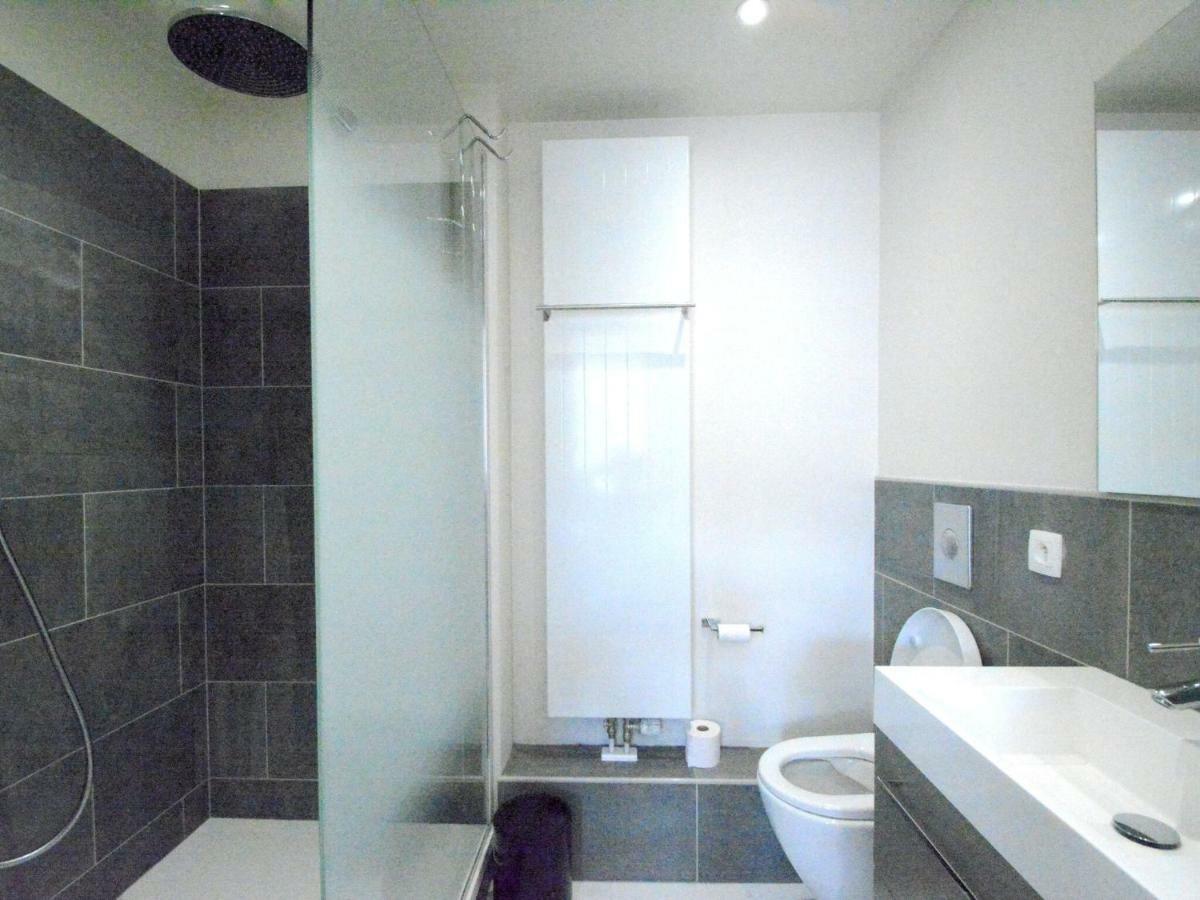 Вилла Large Townhouse With Pool Table Бульон Экстерьер фото